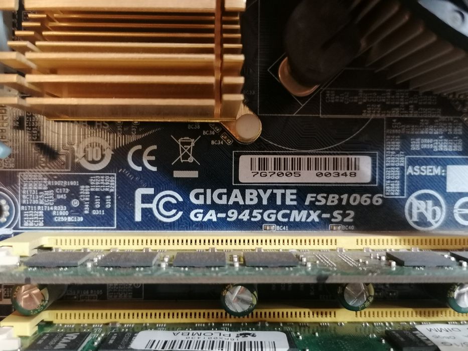 Płyta główna GIGABYTE GA-945GCMX-S2 FSB 1066 + 2 GB Pamięci (2 x 1 GB)