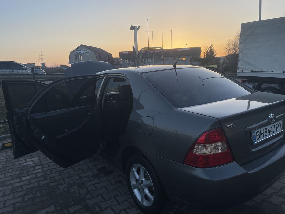 В продаже тойота корола