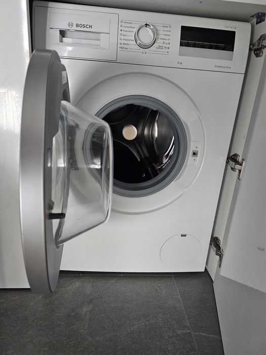 Maquina de Lavar Roupa 8kg  BOSCH Série 4
