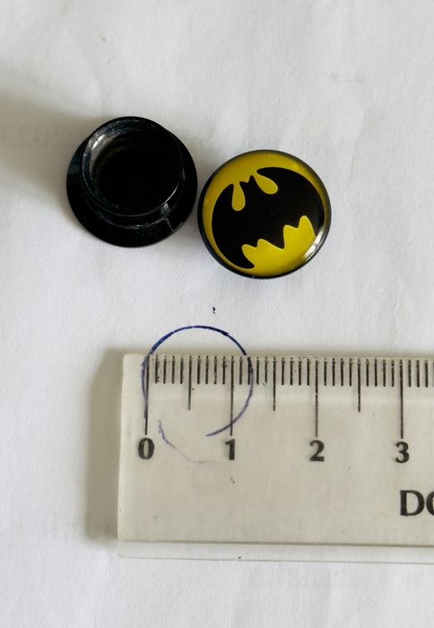 Tunel pług 12mm Batman plastikowy zakręcany piercing