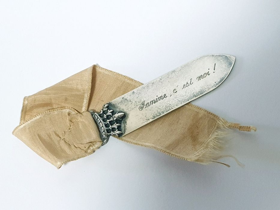 Vintage French contrast silver bookmark