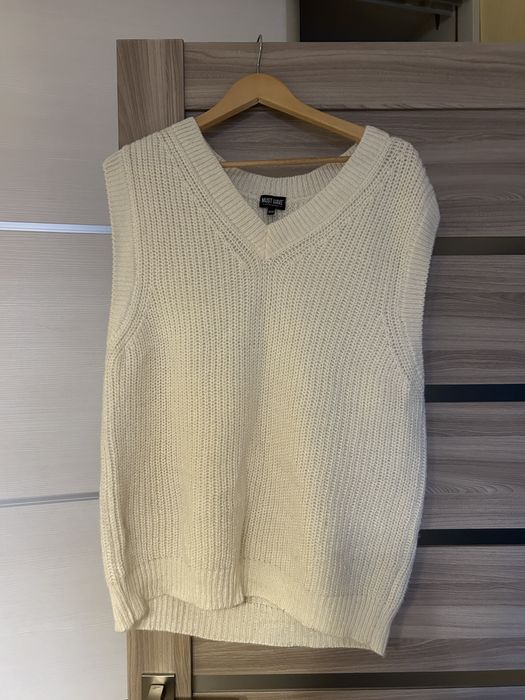 Вʼязана жилетка Must Have в хорошому стані