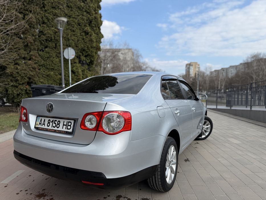 Volkswagen Jetta 2008 На автоматі Газ/бензин