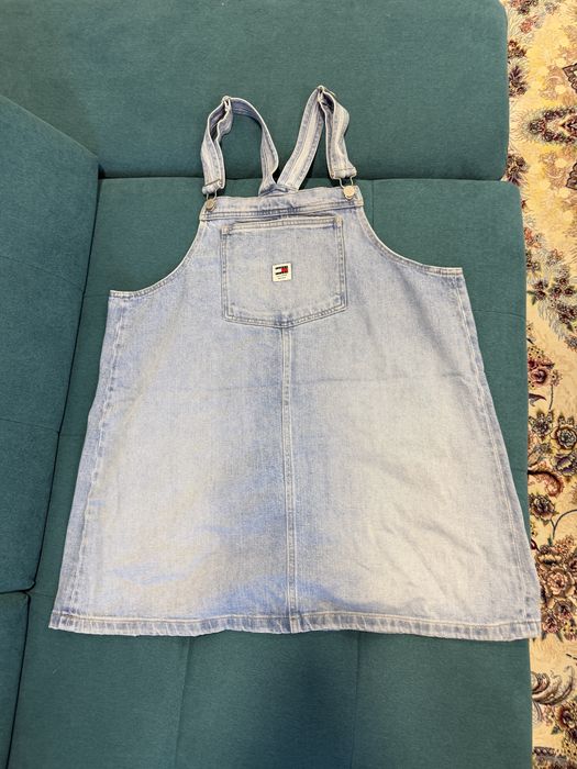 Продам жіночий джинсовий сарафан Tommy Jeans