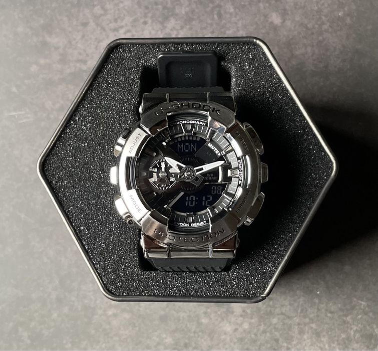 Годинник наручний Casio G-Shock GM-110-1A новий оригінал