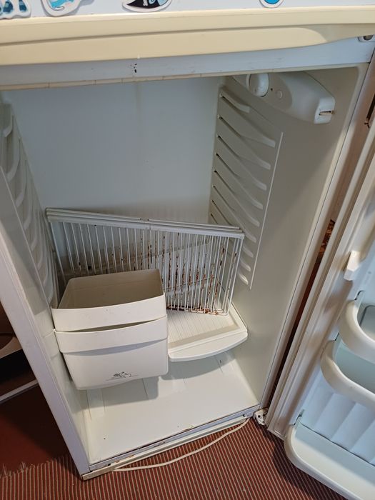 Продам холодильник