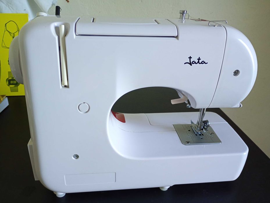 Máquina de costura Jata