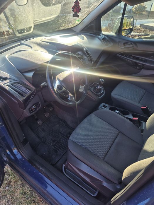 Ford  connect z2014 roku