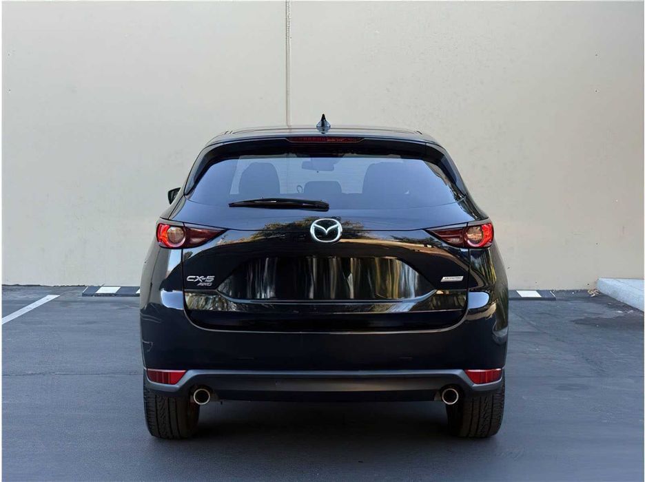 Mazda CX-5 Touring      2018