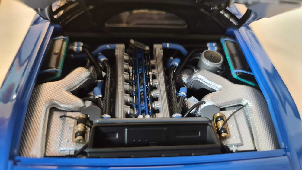 Miniatura AUTOART 1:18 Bugatti EB110 GT