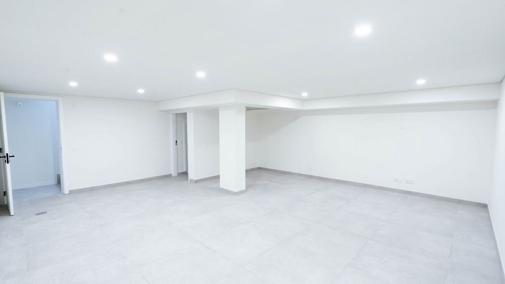 Villa V4 de com  Piscina Privada em Faro