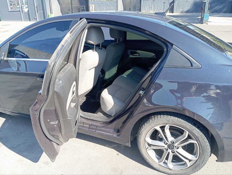 Продам Шевроле Круз 1.4 турбо