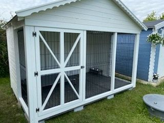 Kojec dla psa drewniany