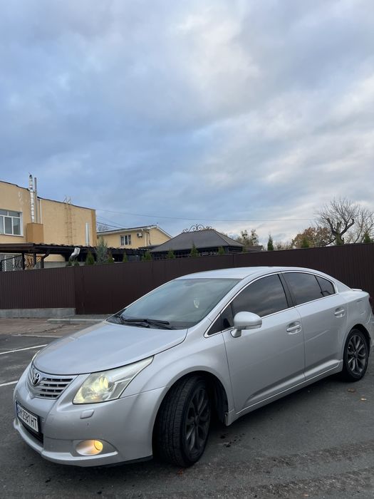 Toyota Avensis 2.0 газ бензин