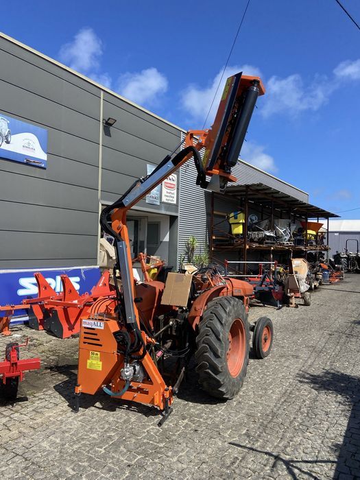 Limpa bermas valados de braço hidraulico