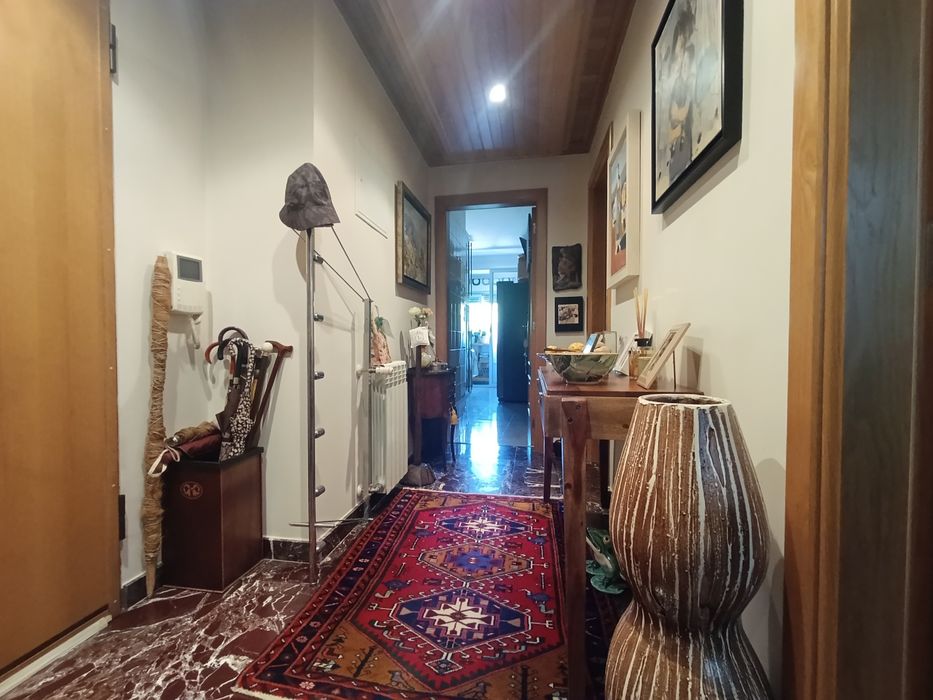 T2 Avenida do Colégio Militar c/garagem