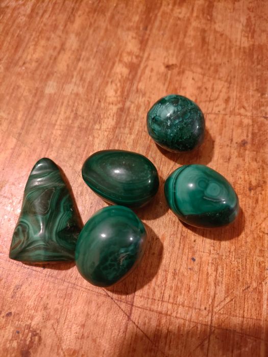 Conjunto pedras verdes