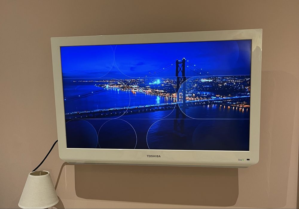 Tv Toshiba branca 32 polegadas