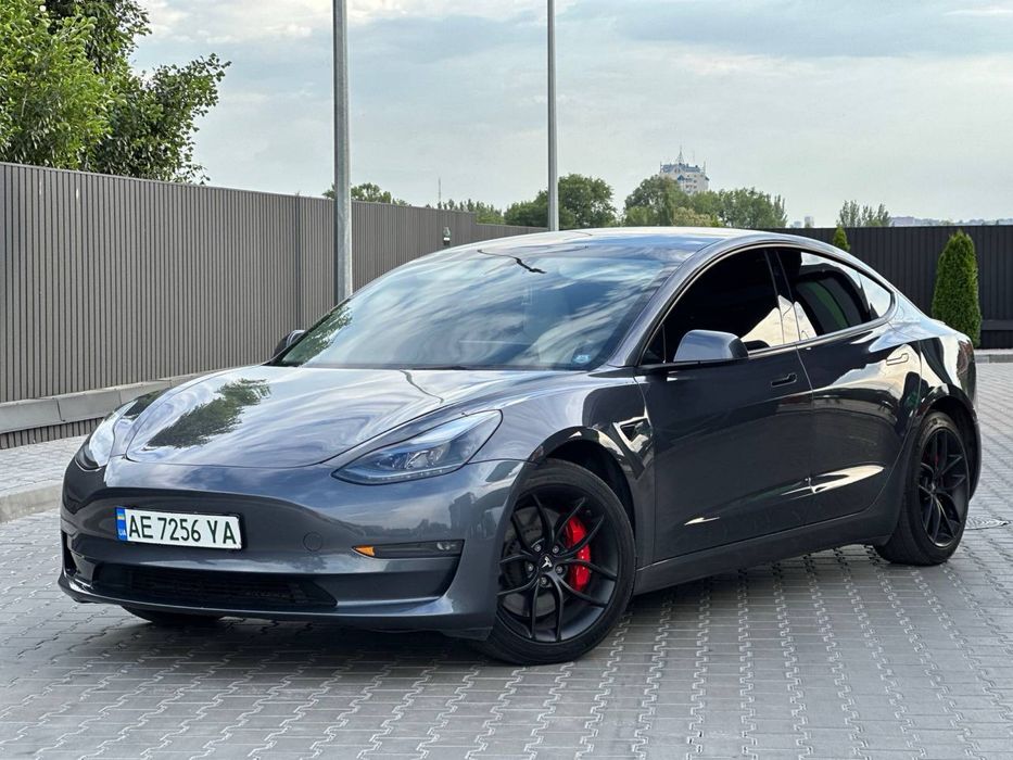 Продам Tesla Model 3