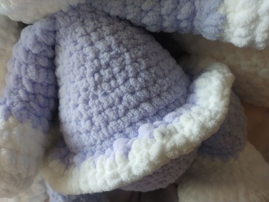 В'язаний зайчик .