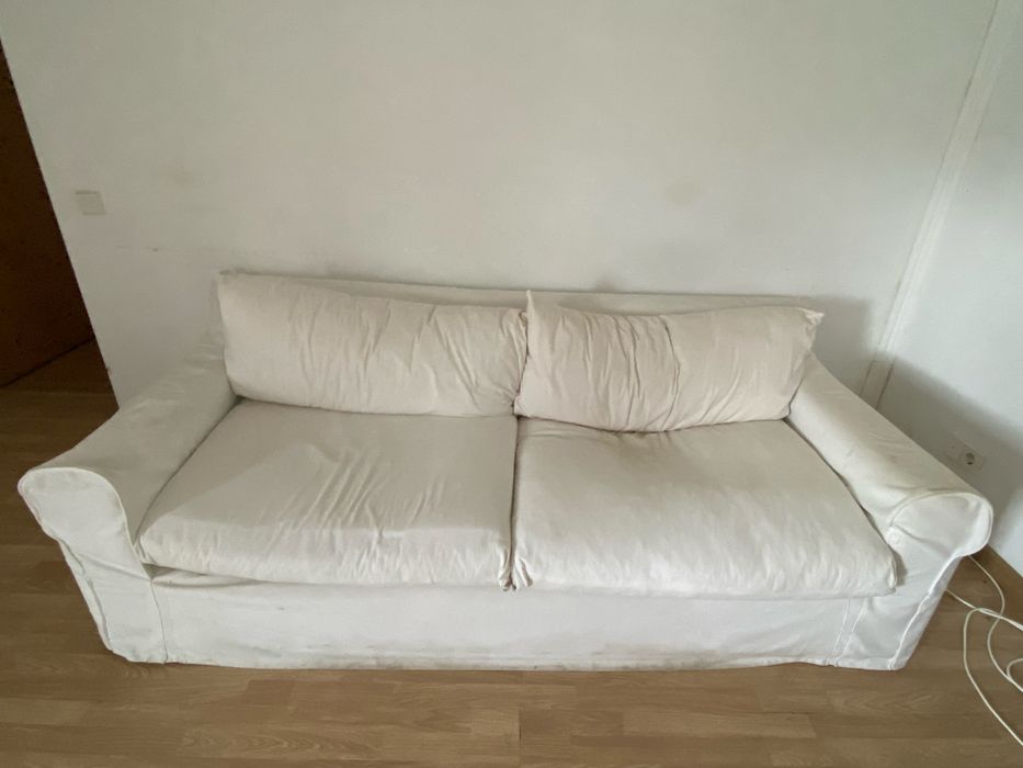 Sofá branco de 3 lugares
