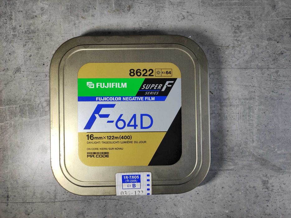 Fuji F-64D [8622] 16 mm negatyw kolorowy 122 m