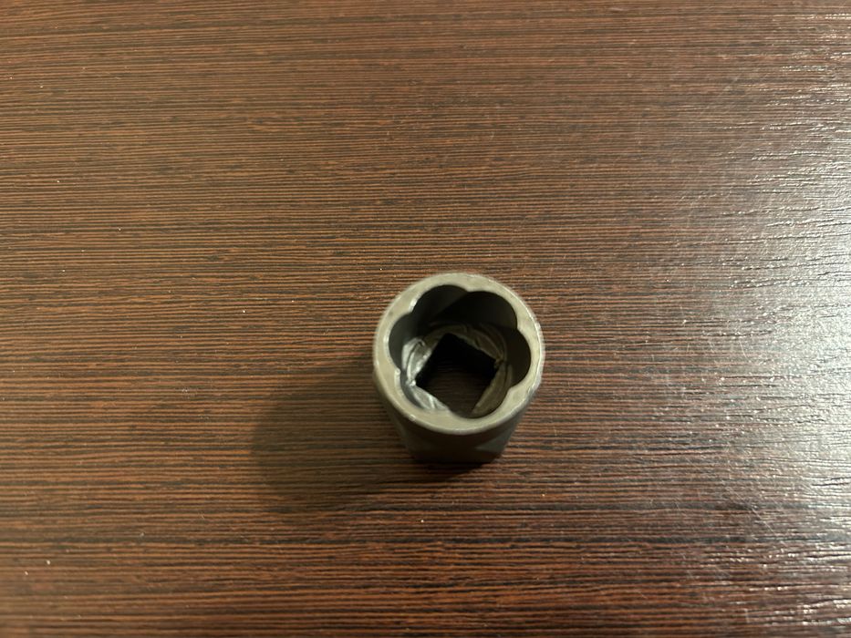 Ключ головка экстрактор 17 мм