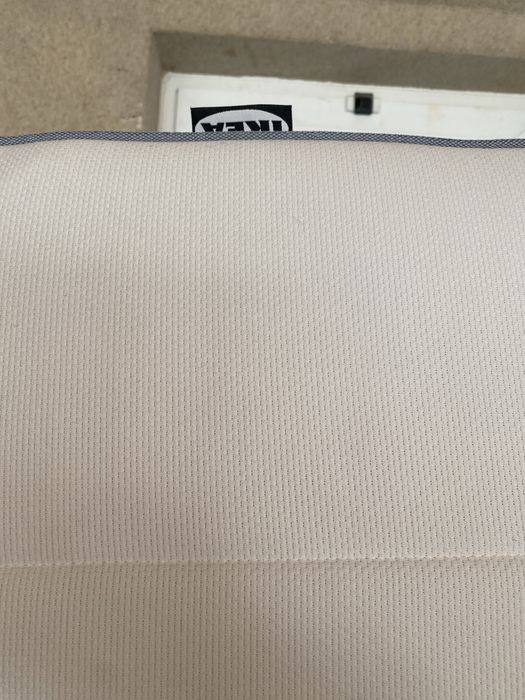 Colchão branco único