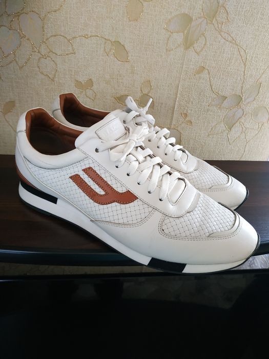Продам кожаные кроссовки BALLY  большой размер  стелька 31 см