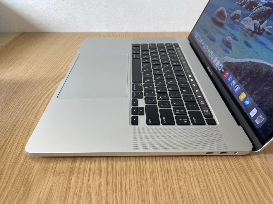 Apple MacBook Pro 16 (2019)i7/16/512 Гб radeon Pro 5300 4Gb Ідеал