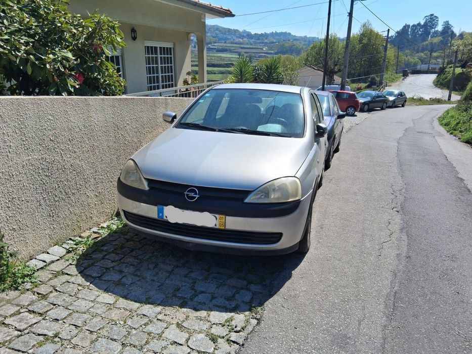 Opel Corsa Ano 2001 com 180 mil km