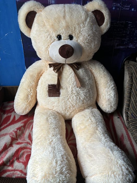 Большой Плюшевый медведь