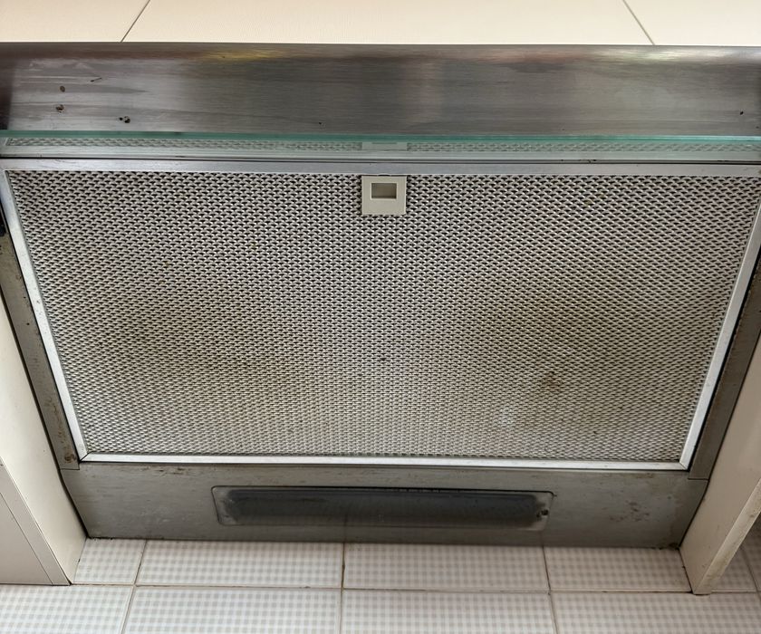 Exaustor de encastre Best SP2196 60 cm a funcionar Areeiro