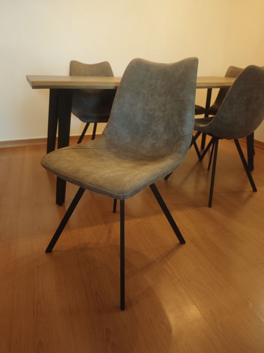 Conjunto mesa com 6 cadeiras
