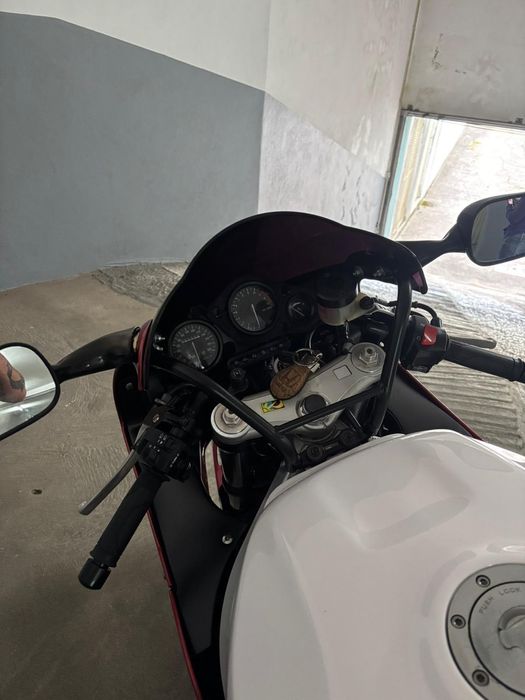 Honda cbr 900 rr fireblade