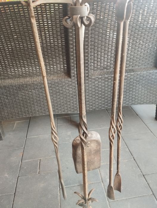 Stary vintage Stojak z  narzędziami do kominka/kuta stal