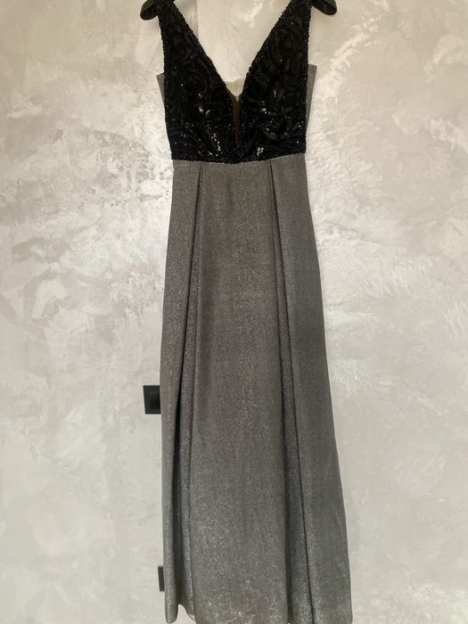 Вечірня сукня у гарному стані