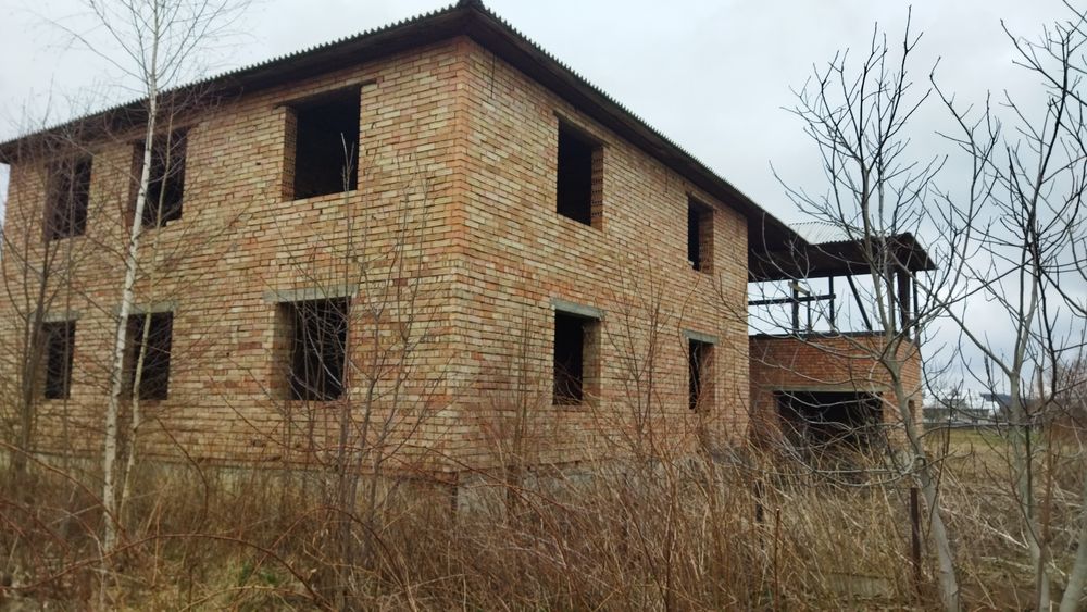 Продам недобудований будинок