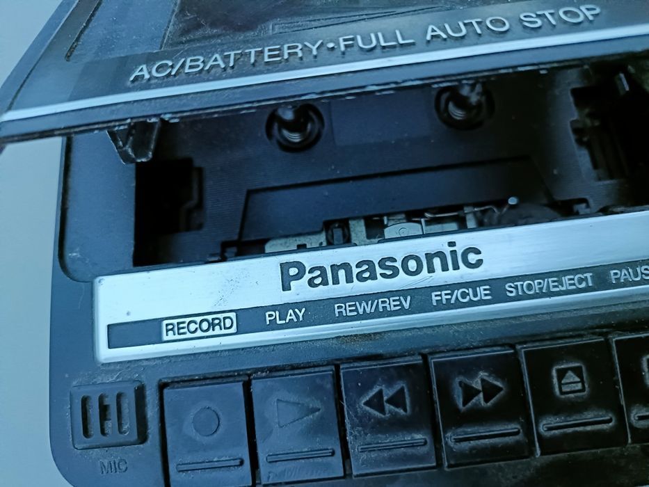 Zabytkowy magnetofon Panasonic