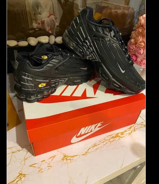 Buty sportowe Nike Air Max TN Plus Black III R.43