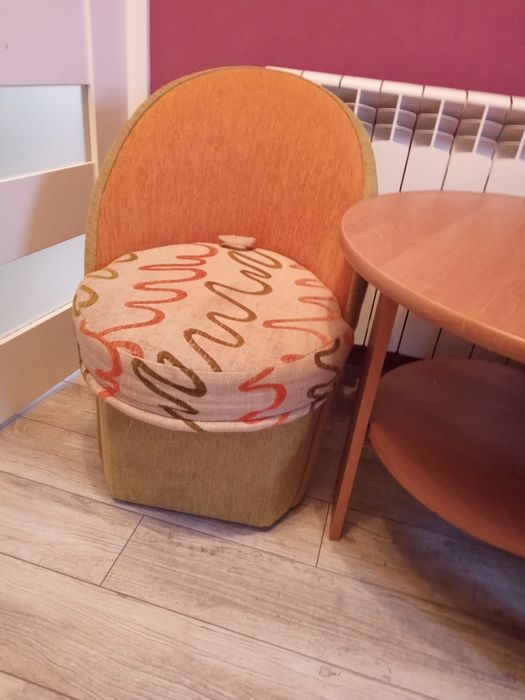 Zestaw mebli pufy stół okazja zestaw