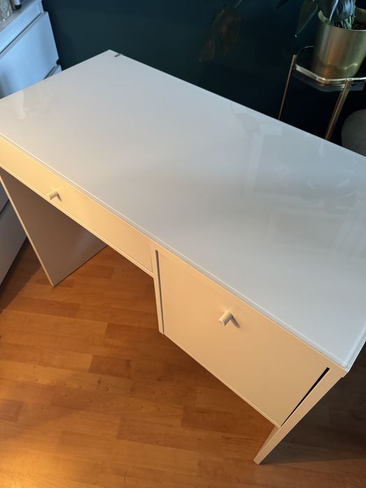 Biała toaletka Ikea SYVDE biurko stan idealny