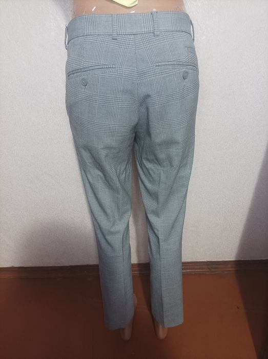 Віддам укорочені брюки жіночі