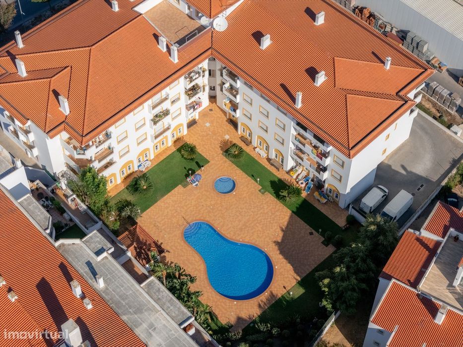 Apartamento de 2 Quartos em Lagos — Conforto, Localização e Potencial