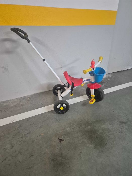 Triciclo em bom estado