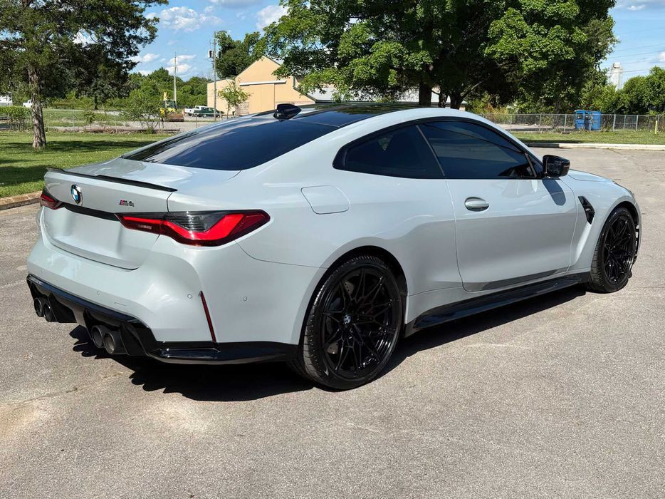 BMW M4      2021