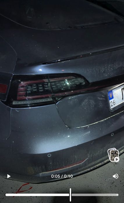 Задні нестандартні стопи із лайтбаром Tesla model 3 Tesla model y