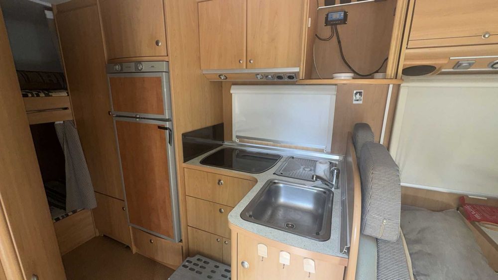 BÜRSTNER A576 Fiat Ducato 2.8 JTD, apenas 91.700 kms, painel solar, ar condicionado, 6 lugares para dormir.