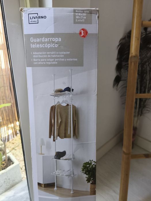 Guarda roupa telescópico novo ler anúncio