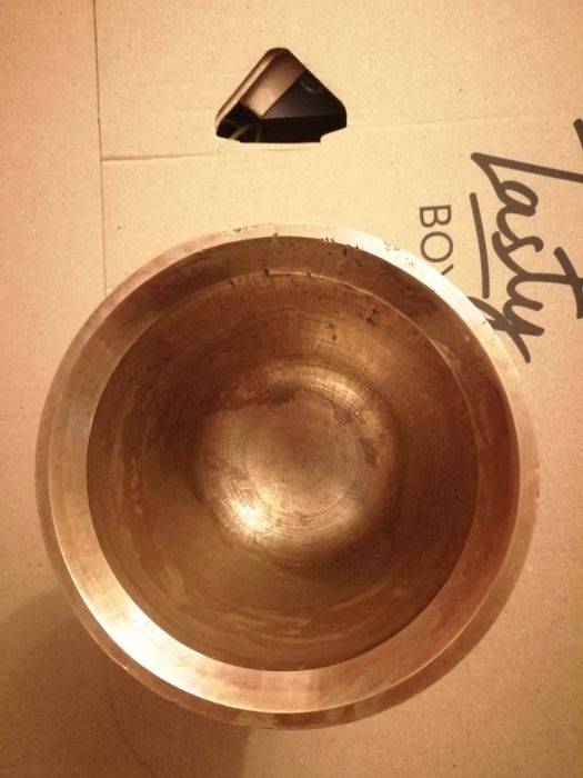 Almofariz cobre/bronze maciço 1870 grs alt 12cms diametro 10,5cms